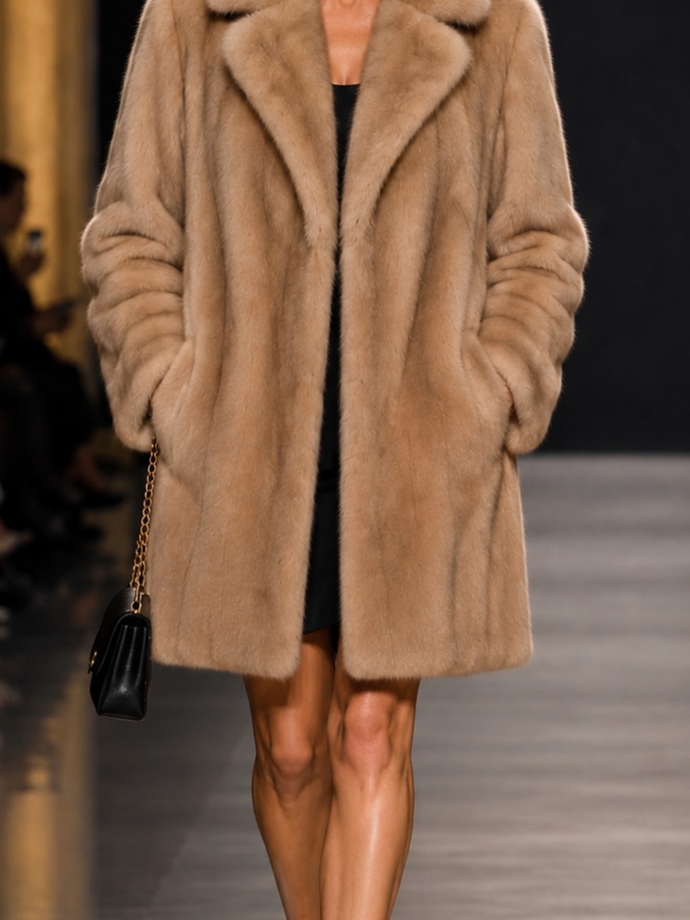 Luxury Women’s genuine mink Fur Coat in blonde size 10